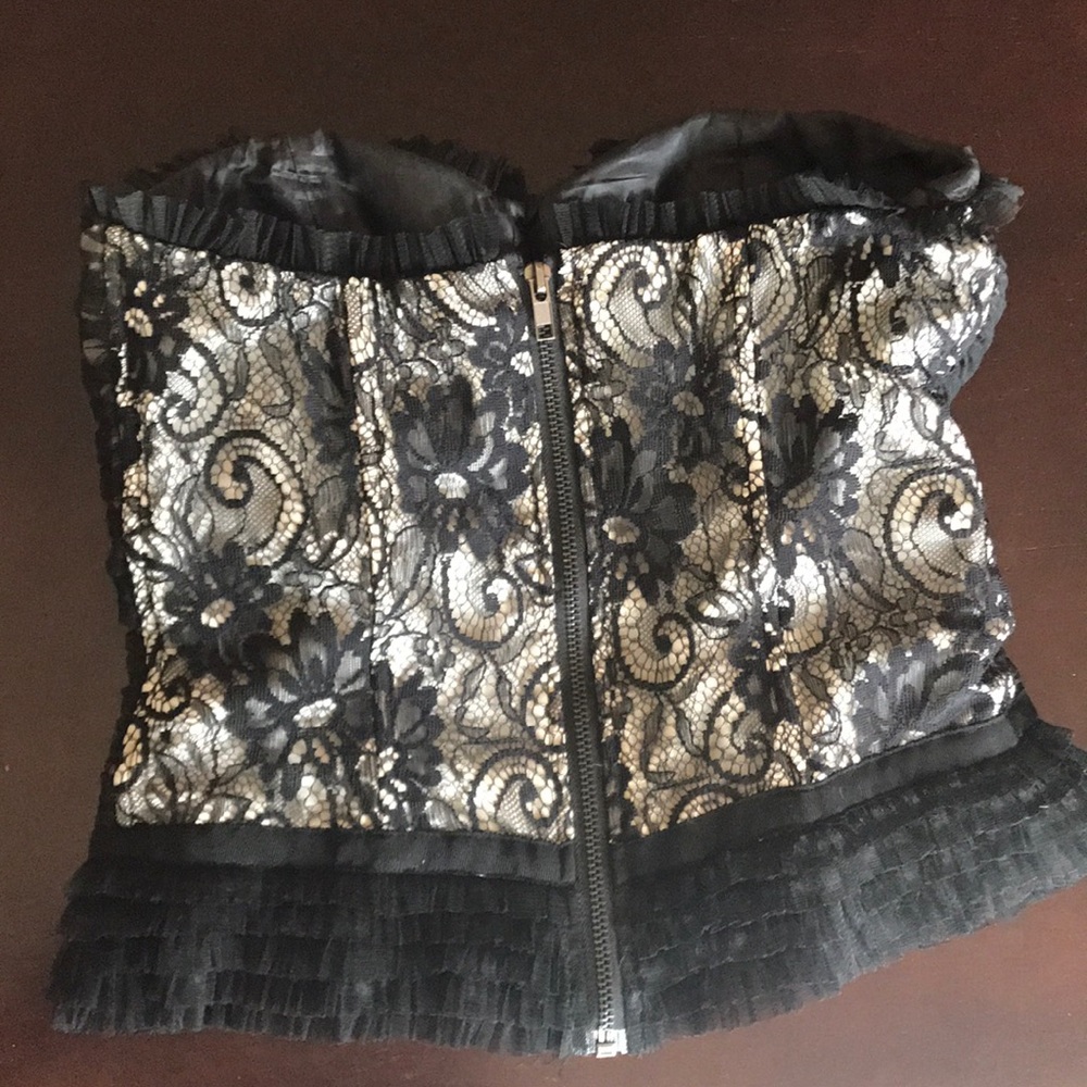Corset - Picture 2 of 2